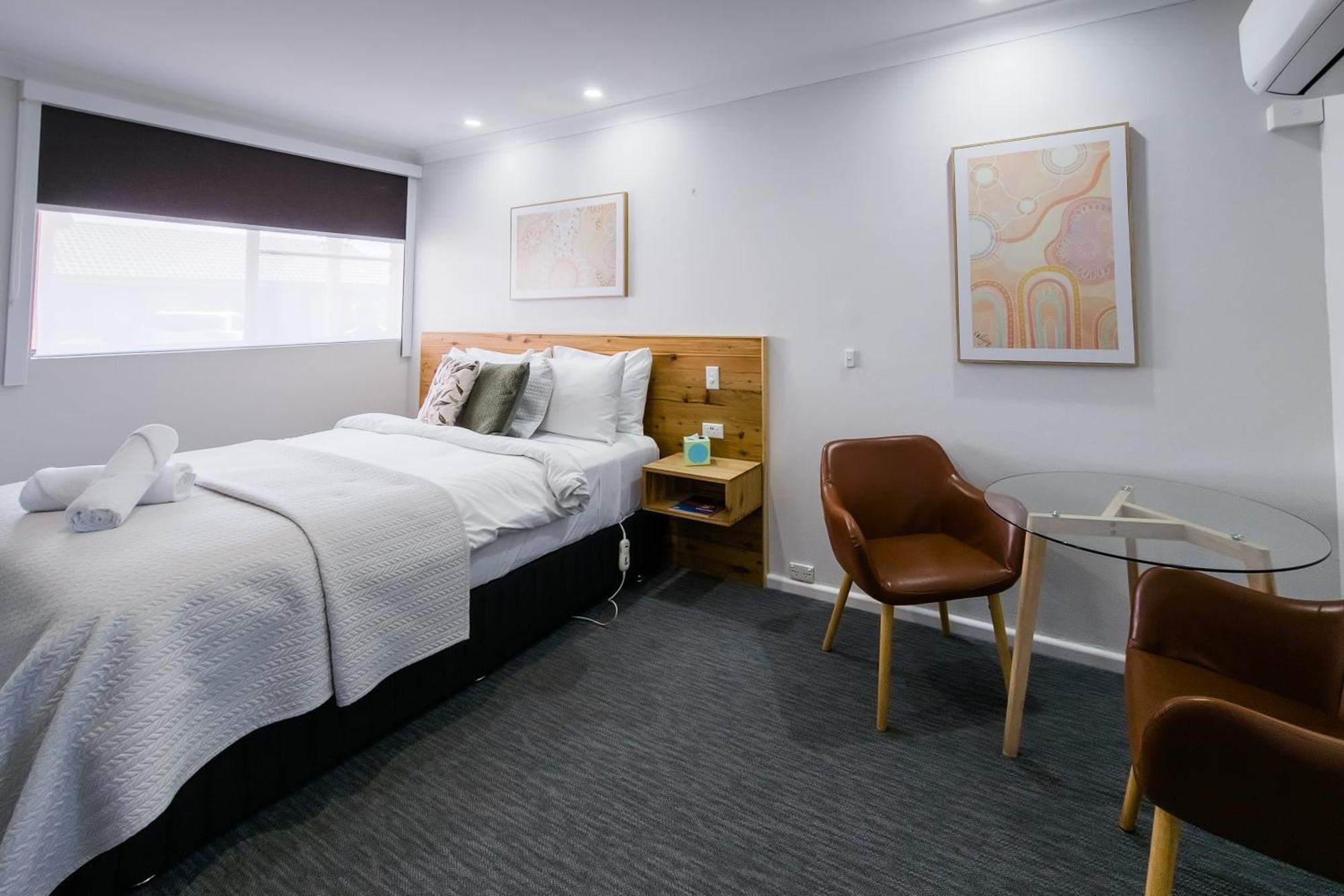 Roydons Motor Inn Тамуорт Номер фото