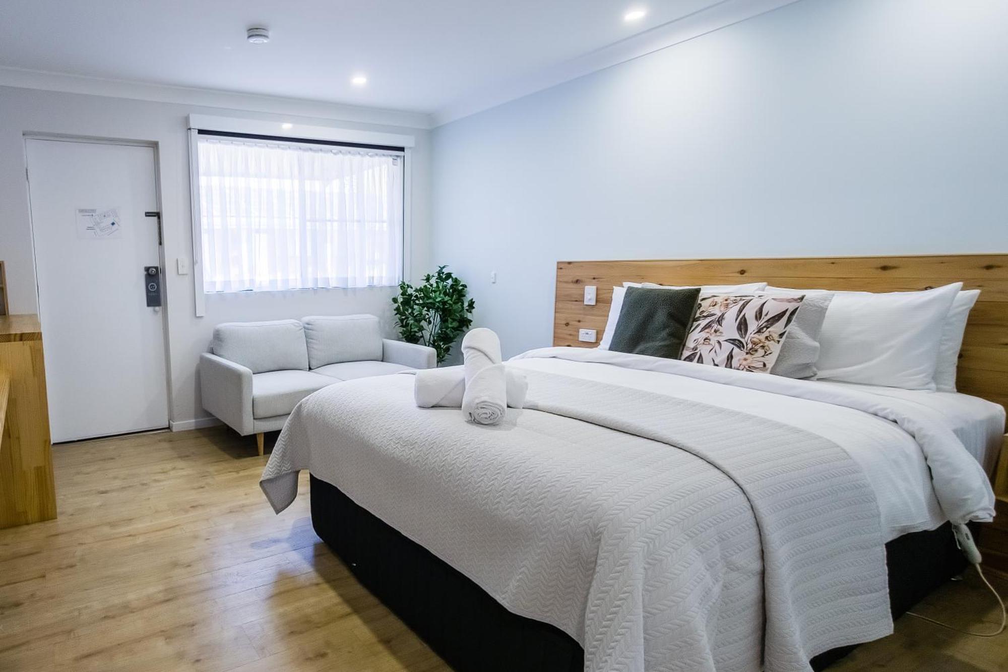 Roydons Motor Inn Тамуорт Экстерьер фото