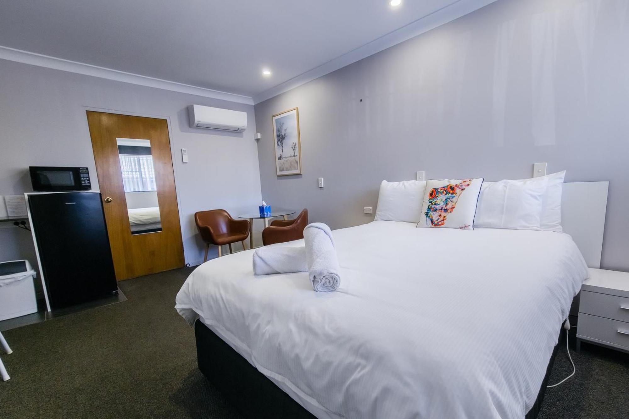 Roydons Motor Inn Тамуорт Номер фото